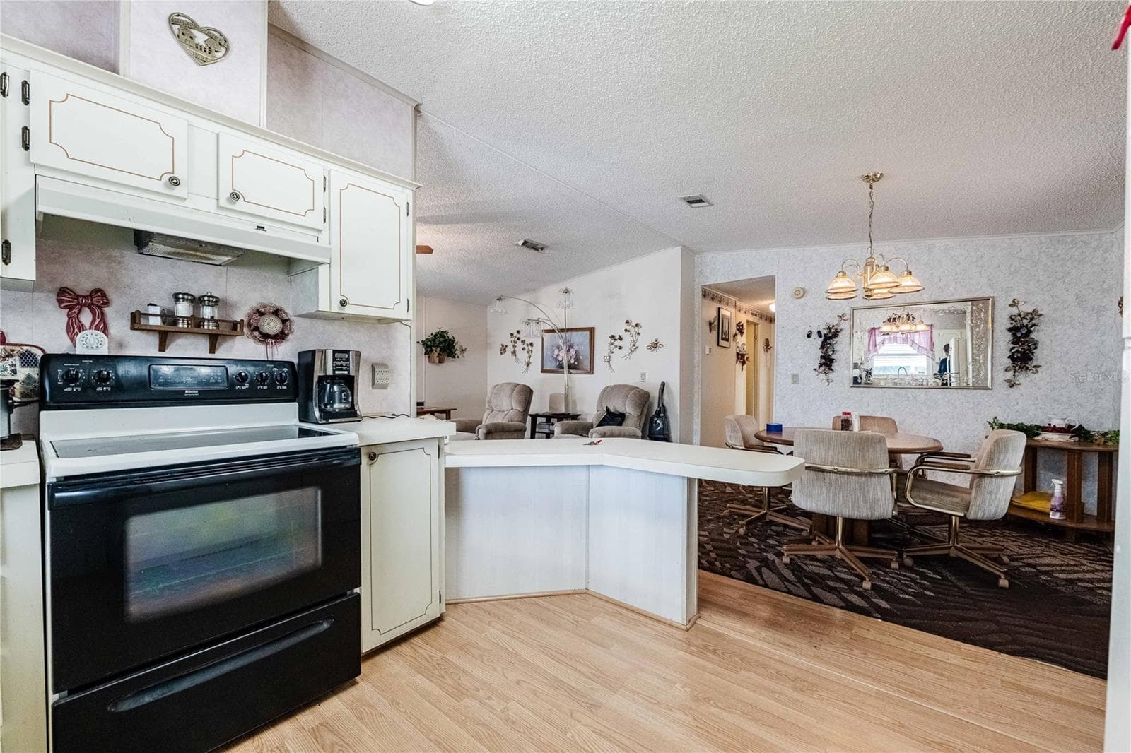 Manufactured Home at 489 VILLAGE CIR SW, WINTER HAVEN, photo 12 of 31
