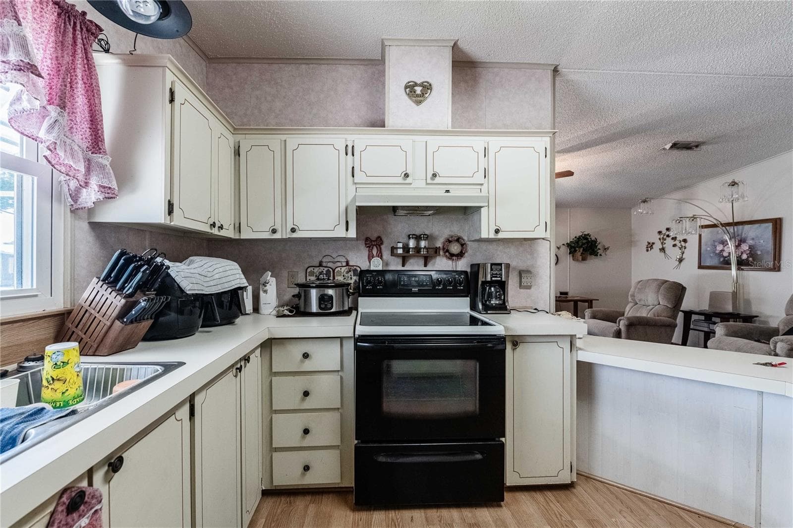 Manufactured Home at 489 VILLAGE CIR SW, WINTER HAVEN, photo 15 of 31
