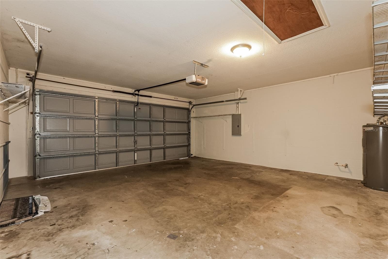 Single Family Residence at 823 ROCKY MOUNTAIN CT, VALRICO, photo 17 of 21