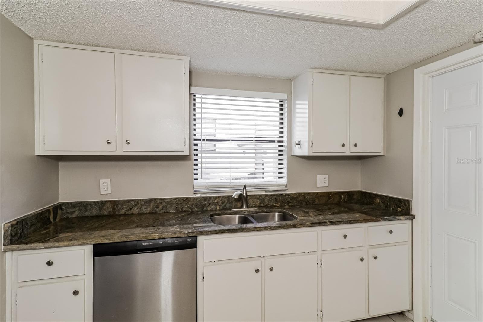 Single Family Residence at 11322 WOLF CT, PORT RICHEY, photo 6 of 21