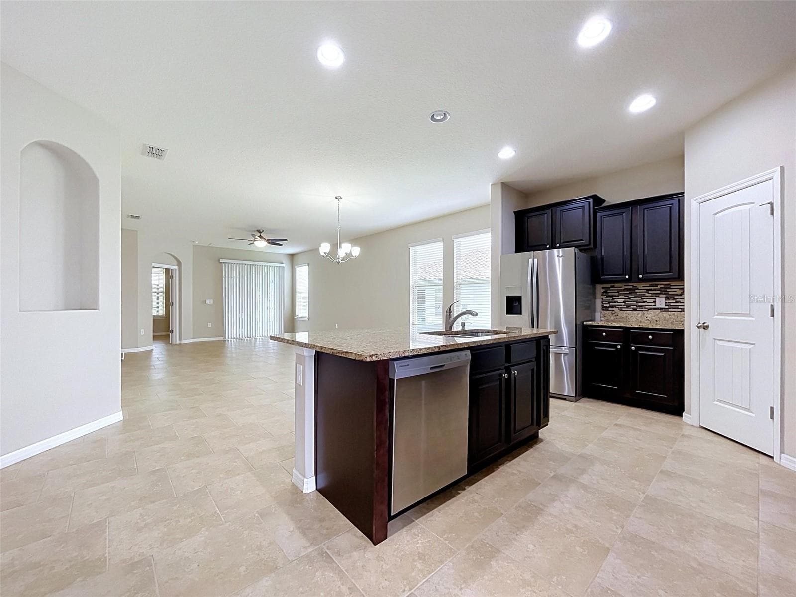 Single Family Residence at 4125 PRIMA LAGO CIR, LAKELAND, photo 12 of 46