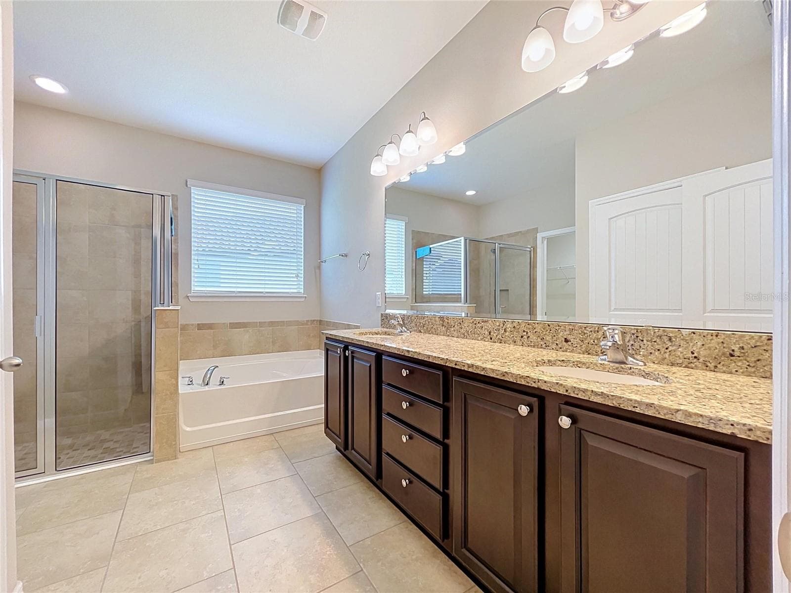 Single Family Residence at 4125 PRIMA LAGO CIR, LAKELAND, photo 33 of 46