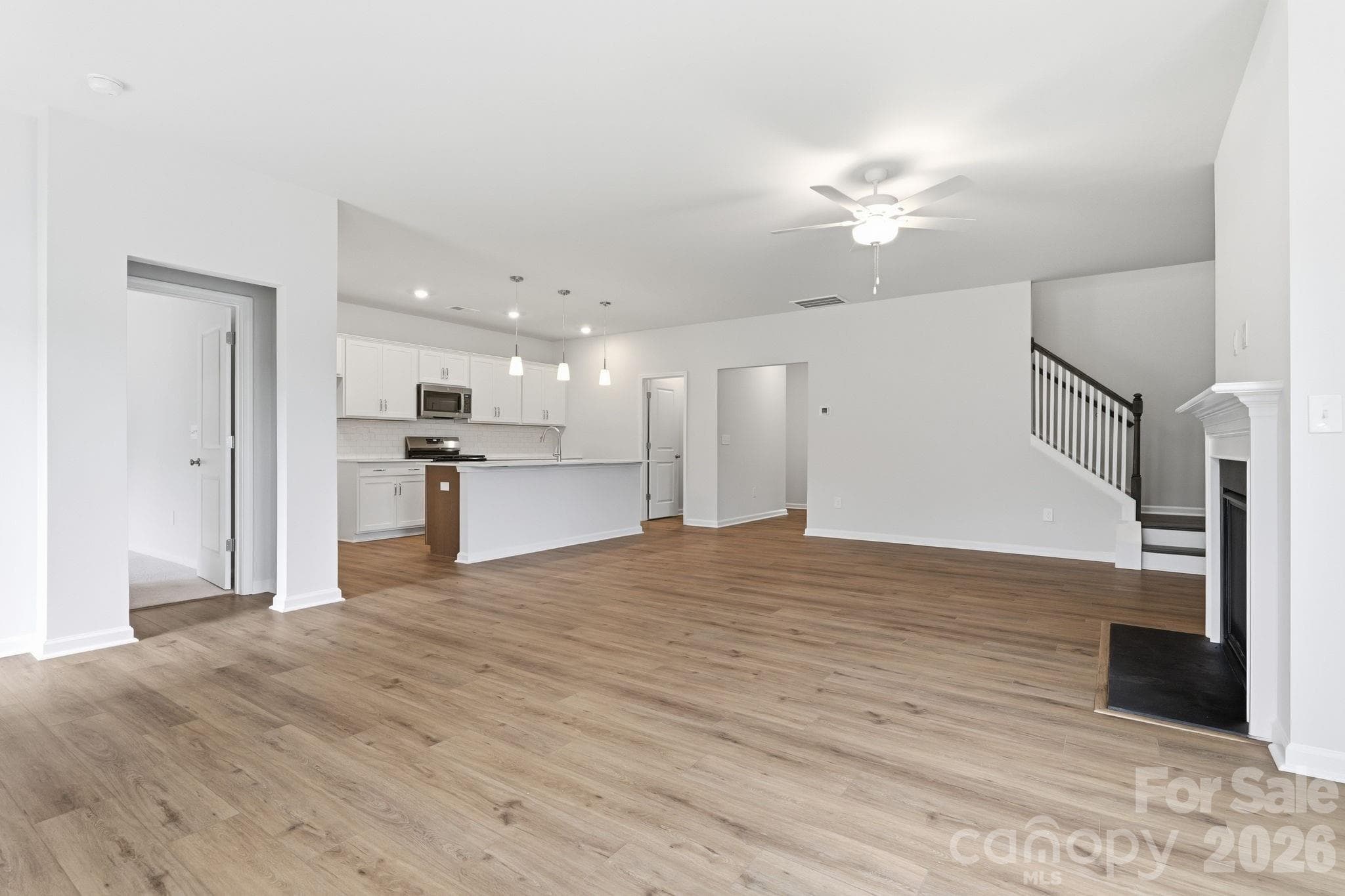 Great Room - 204 Rodeo Drive, Shelby