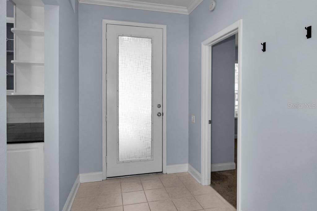 Single Family Residence at 18104 HAMDEN PARK WAY, TAMPA, photo 5 of 29