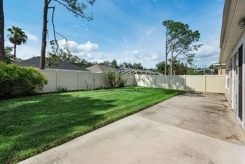 Single Family Residence at 18104 HAMDEN PARK WAY, TAMPA, photo 26 of 29