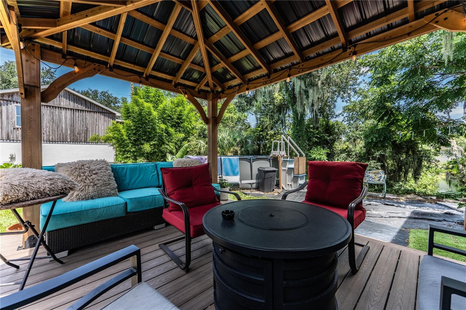 Patio deck - 950 LAKE COVE TRL, LAKELAND