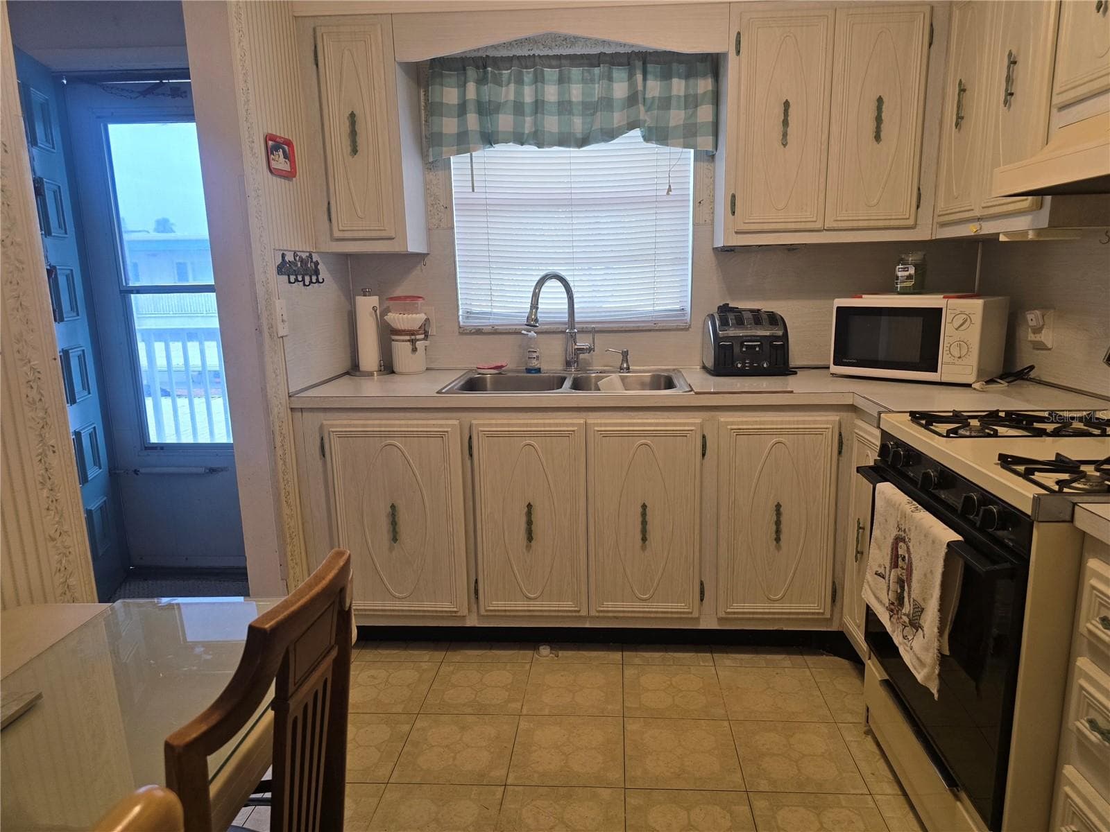 Condominium at 5356 81ST ST N #15, ST PETERSBURG, photo 7 of 28