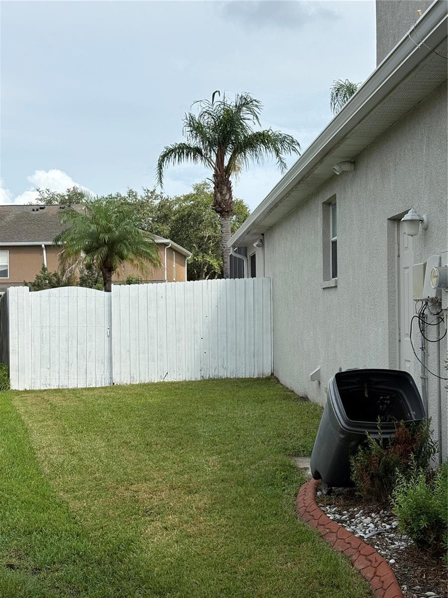 Single Family Residence at 10761 BANFIELD DR, RIVERVIEW, photo 3 of 55