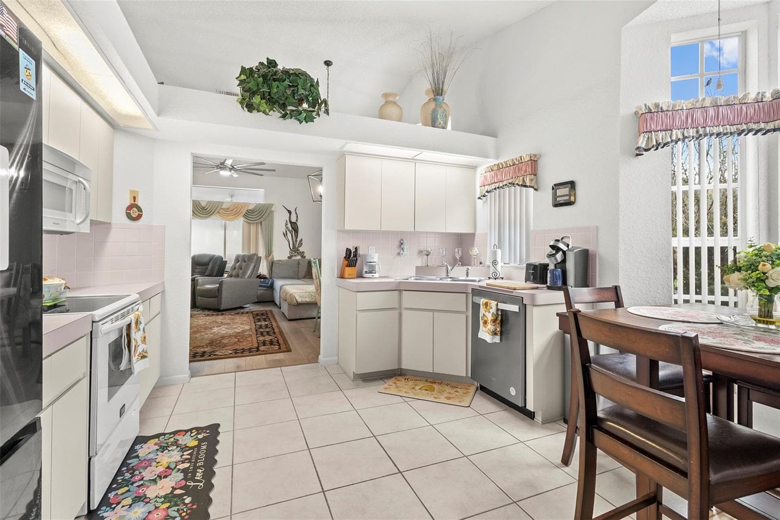 Villa at 9288 NEW ORLEANS DR, WEEKI WACHEE, photo 6 of 27