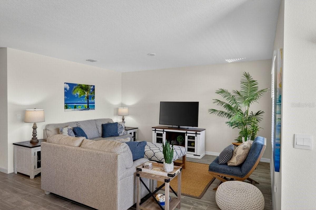 Single Family Residence at 1346 MIDDLE LAKE DR, ORMOND BEACH, photo 15 of 69