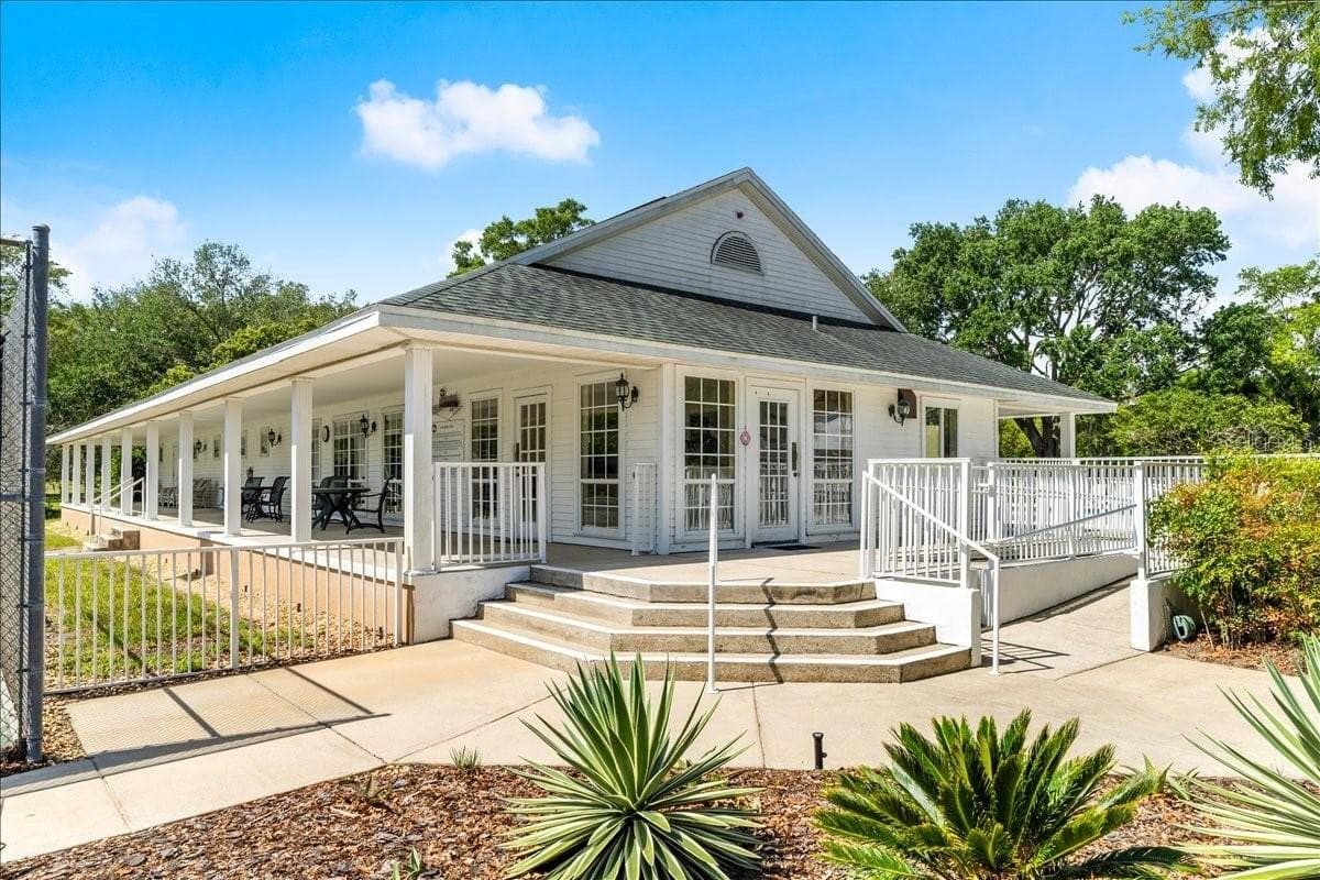Single Family Residence at 1346 MIDDLE LAKE DR, ORMOND BEACH, photo 34 of 69