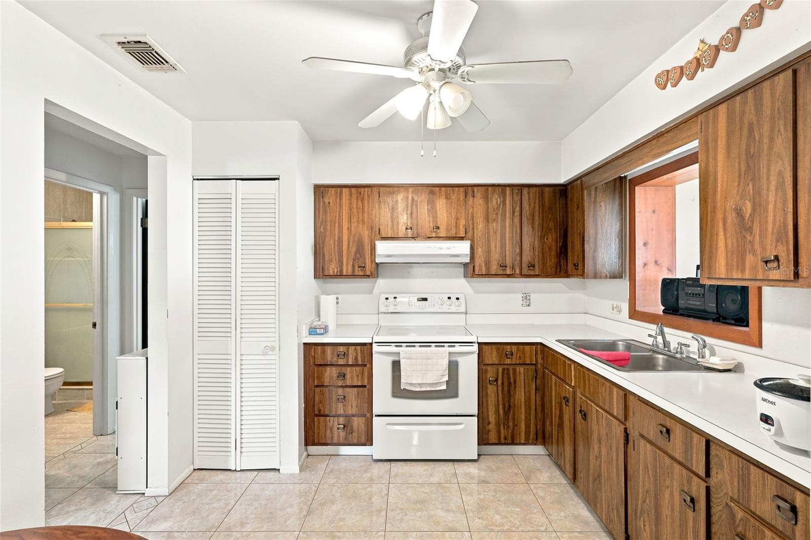 Single Family Residence at 1418 CATALINA BLVD, DELTONA, photo 9 of 29
