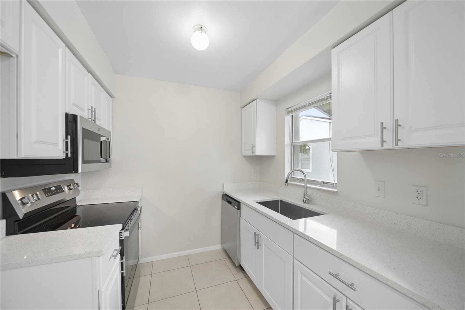 Kitchen - 107 DORCHESTER SQ, LAKE MARY