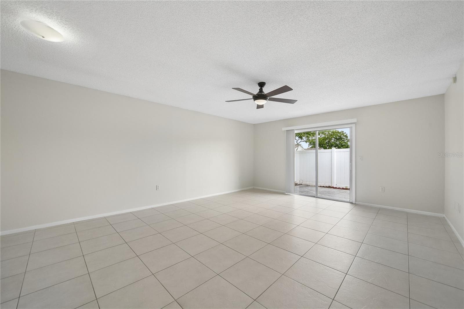 Living Room - 107 DORCHESTER SQ, LAKE MARY