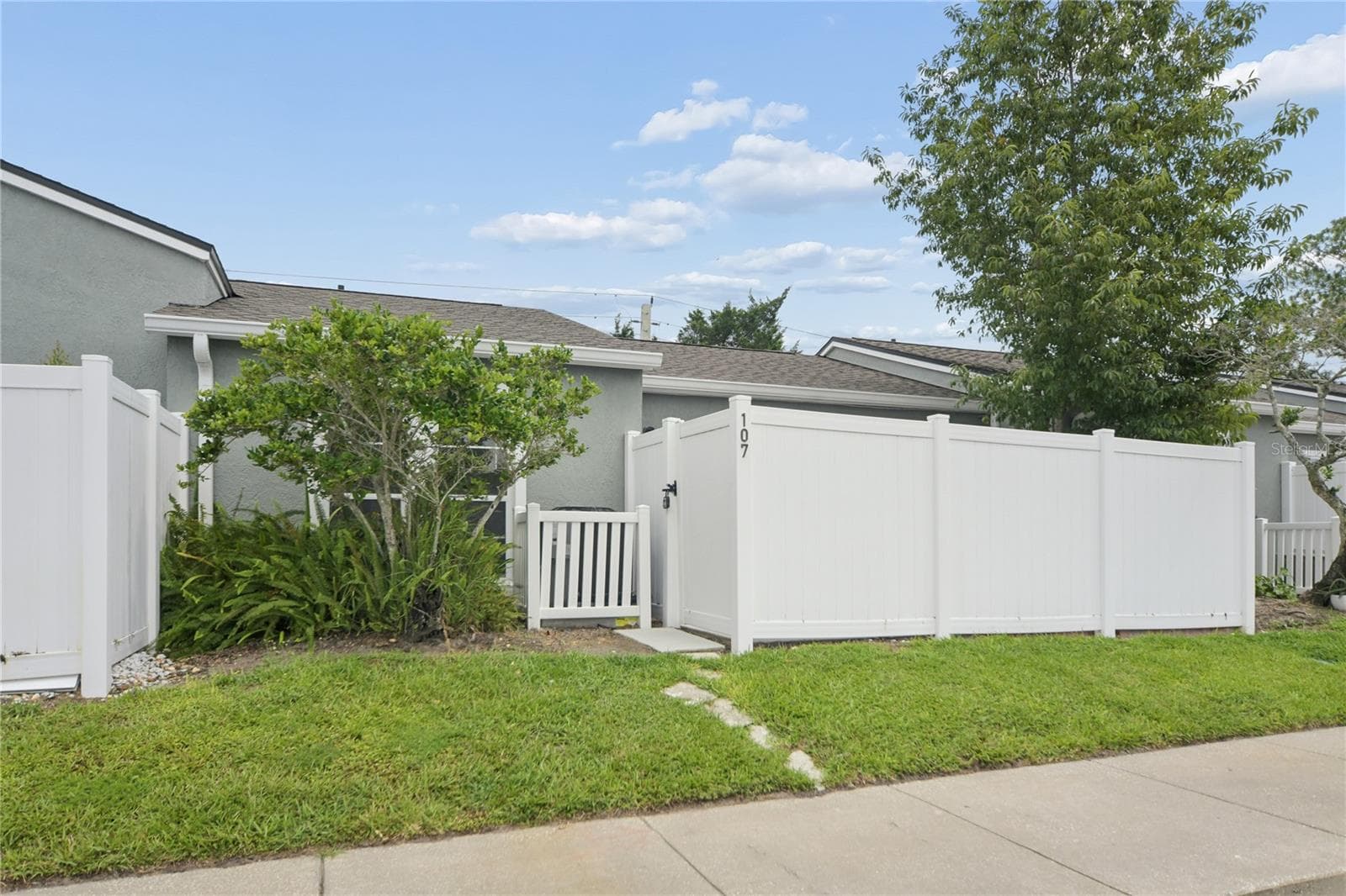Rear - 107 DORCHESTER SQ, LAKE MARY