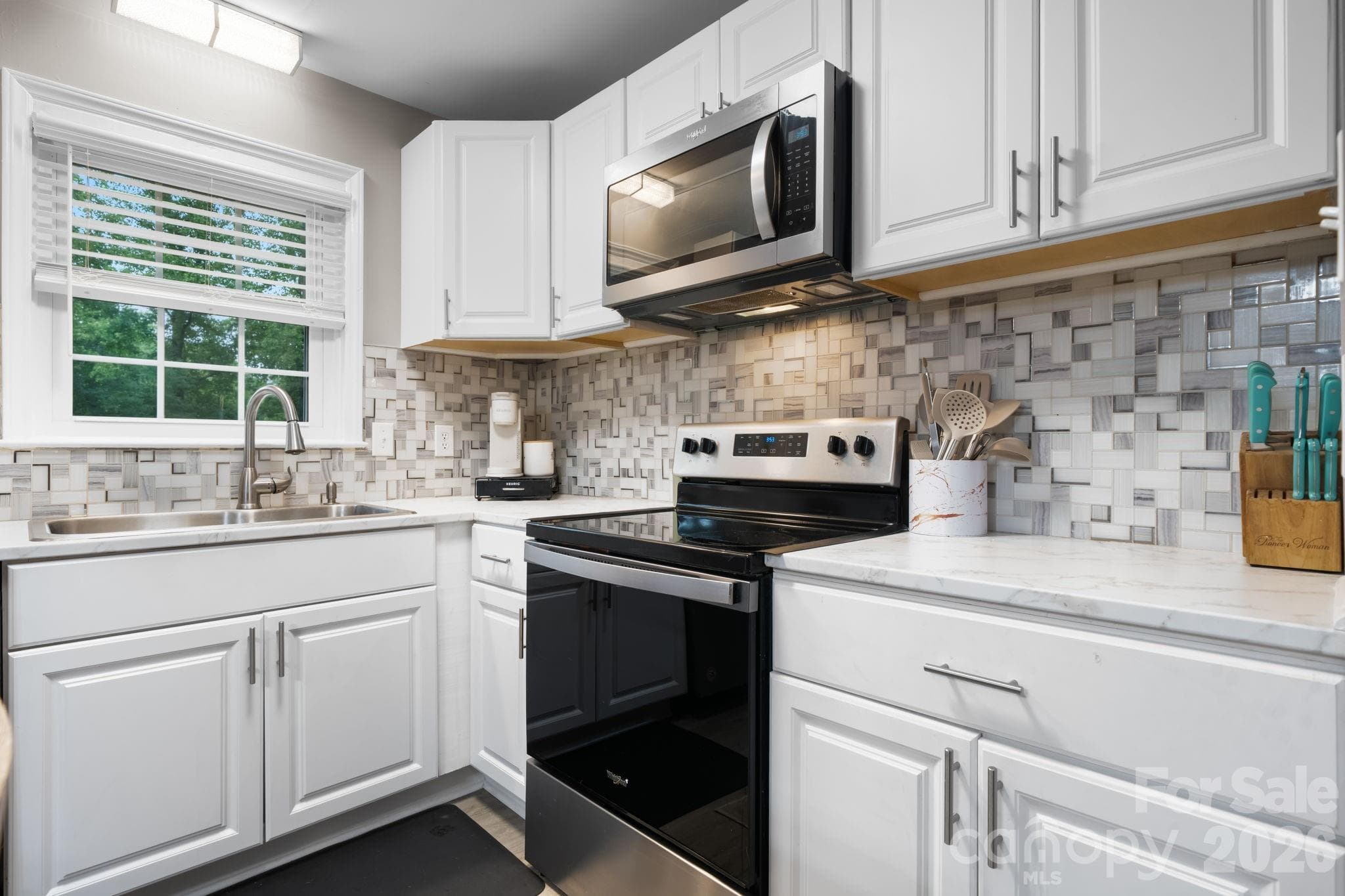 Single Family Residence at 1172 Sunset Court, Conover, photo 9 of 32