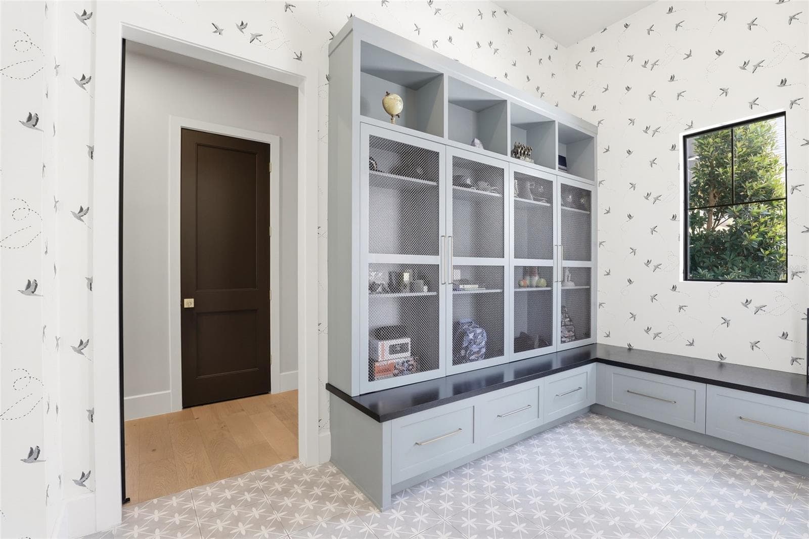 Mud room/Drop zone - 1206 SUTTER AVE, GOTHA