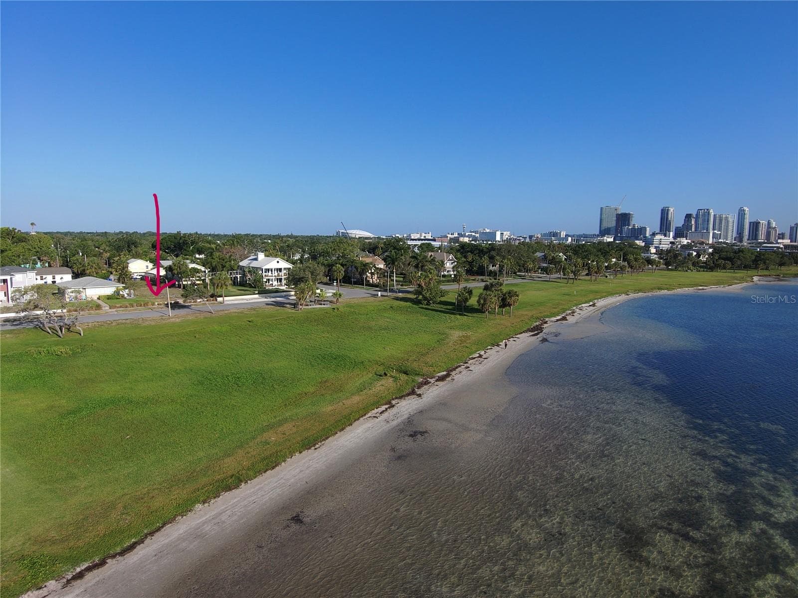 Single Family Residence at 1817 BEACH DR SE, ST PETERSBURG, photo 6 of 18