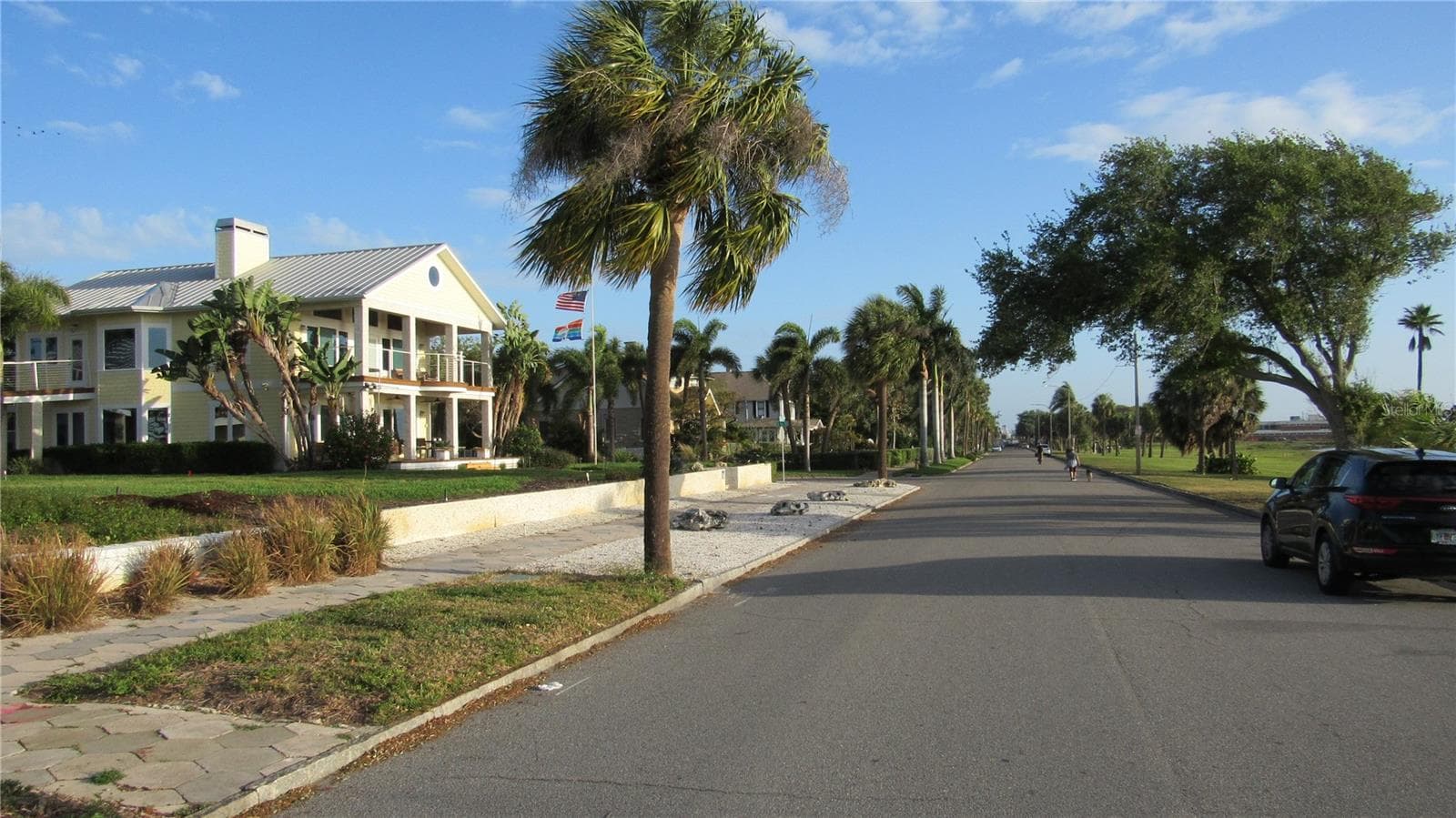 Single Family Residence at 1817 BEACH DR SE, ST PETERSBURG, photo 11 of 18