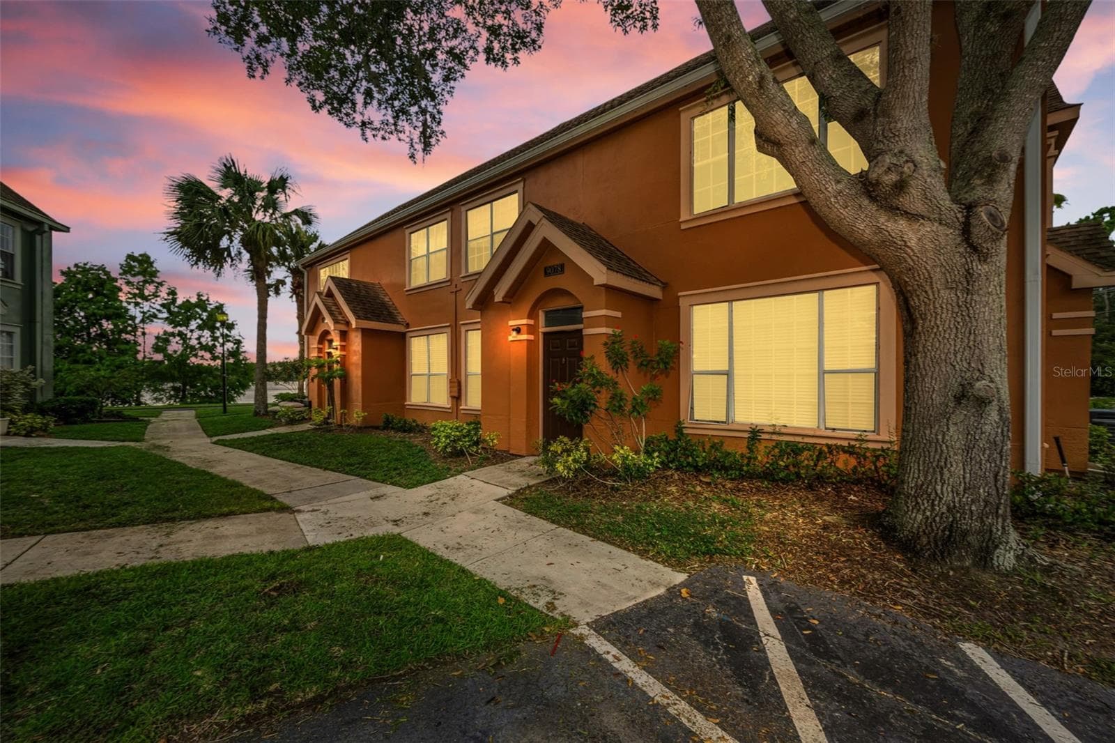 Front Exterior - 9078 LAKE CHASE ISLAND WAY #9078, TAMPA