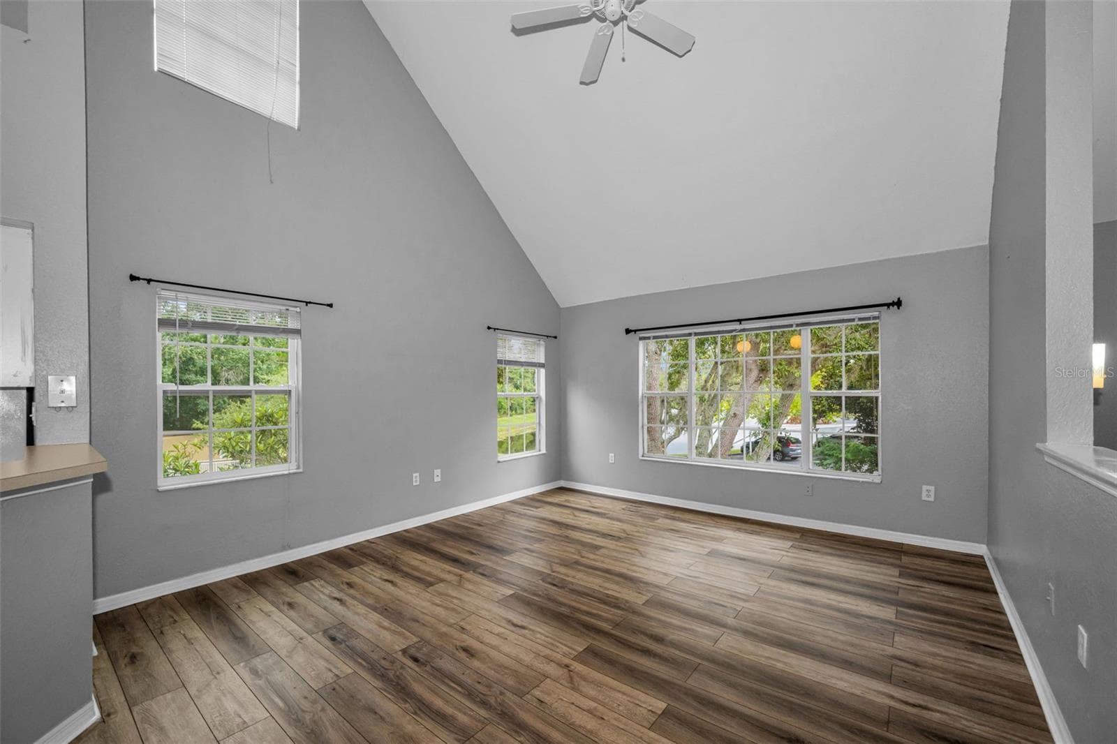 Living Room - 9078 LAKE CHASE ISLAND WAY #9078, TAMPA