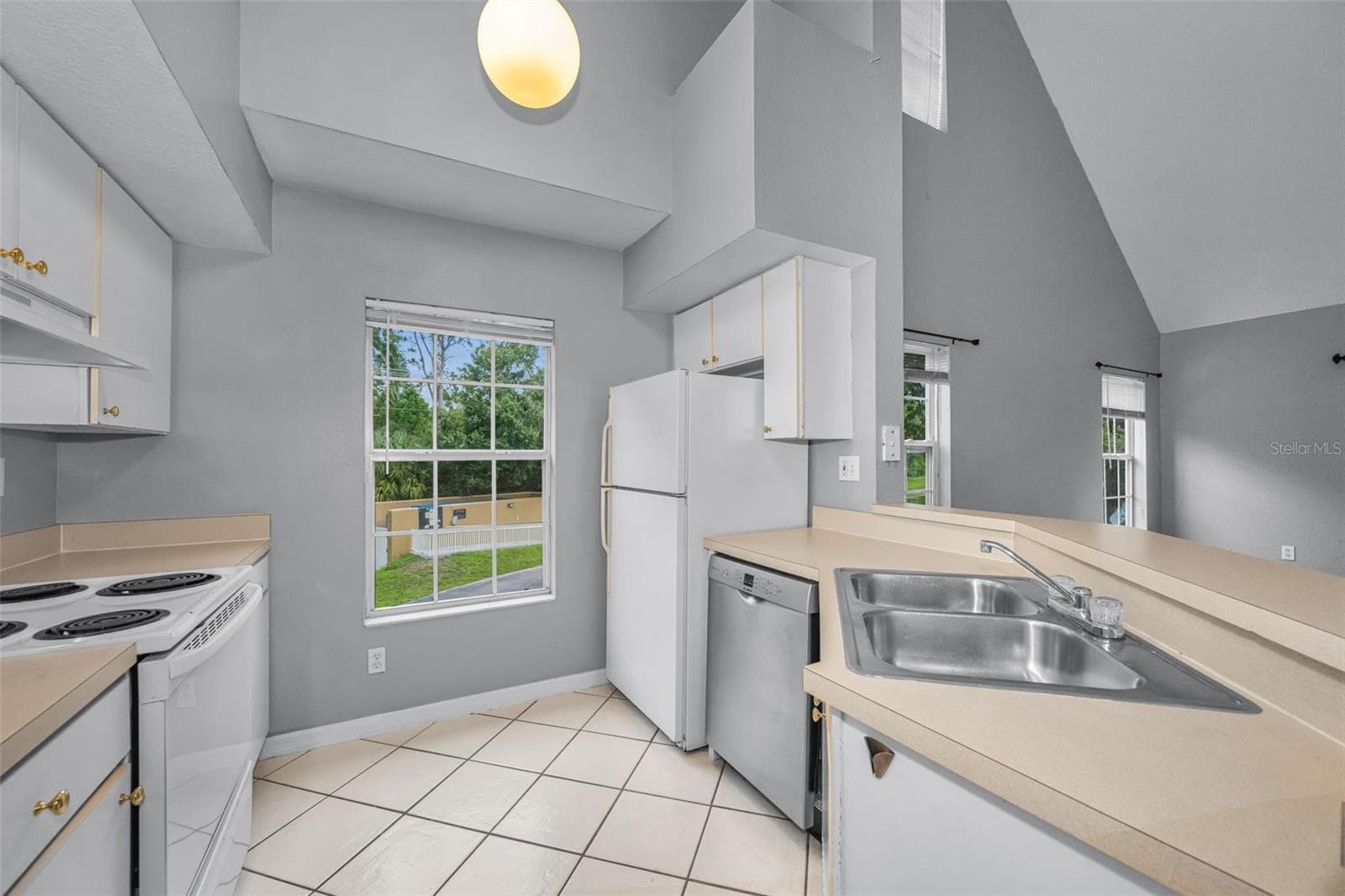 Kitchen - 9078 LAKE CHASE ISLAND WAY #9078, TAMPA