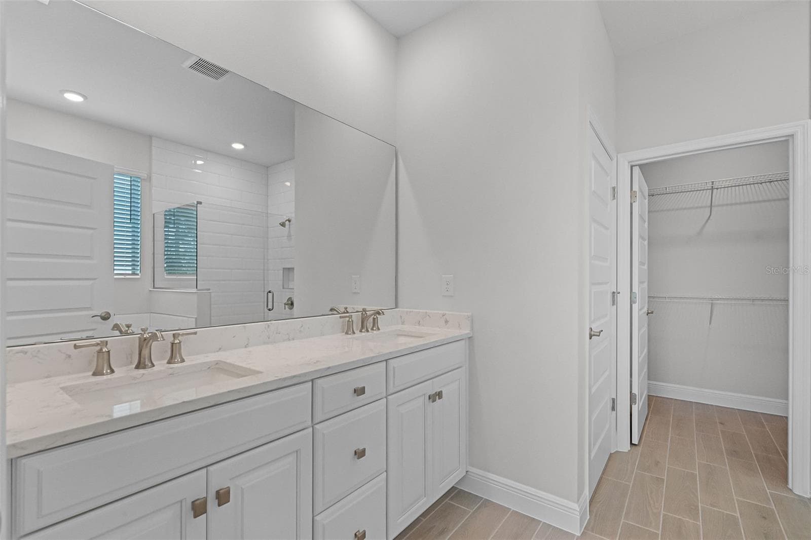 Single Family Residence at 11923 SHINE VIEW LN, WINTER GARDEN, photo 15 of 40