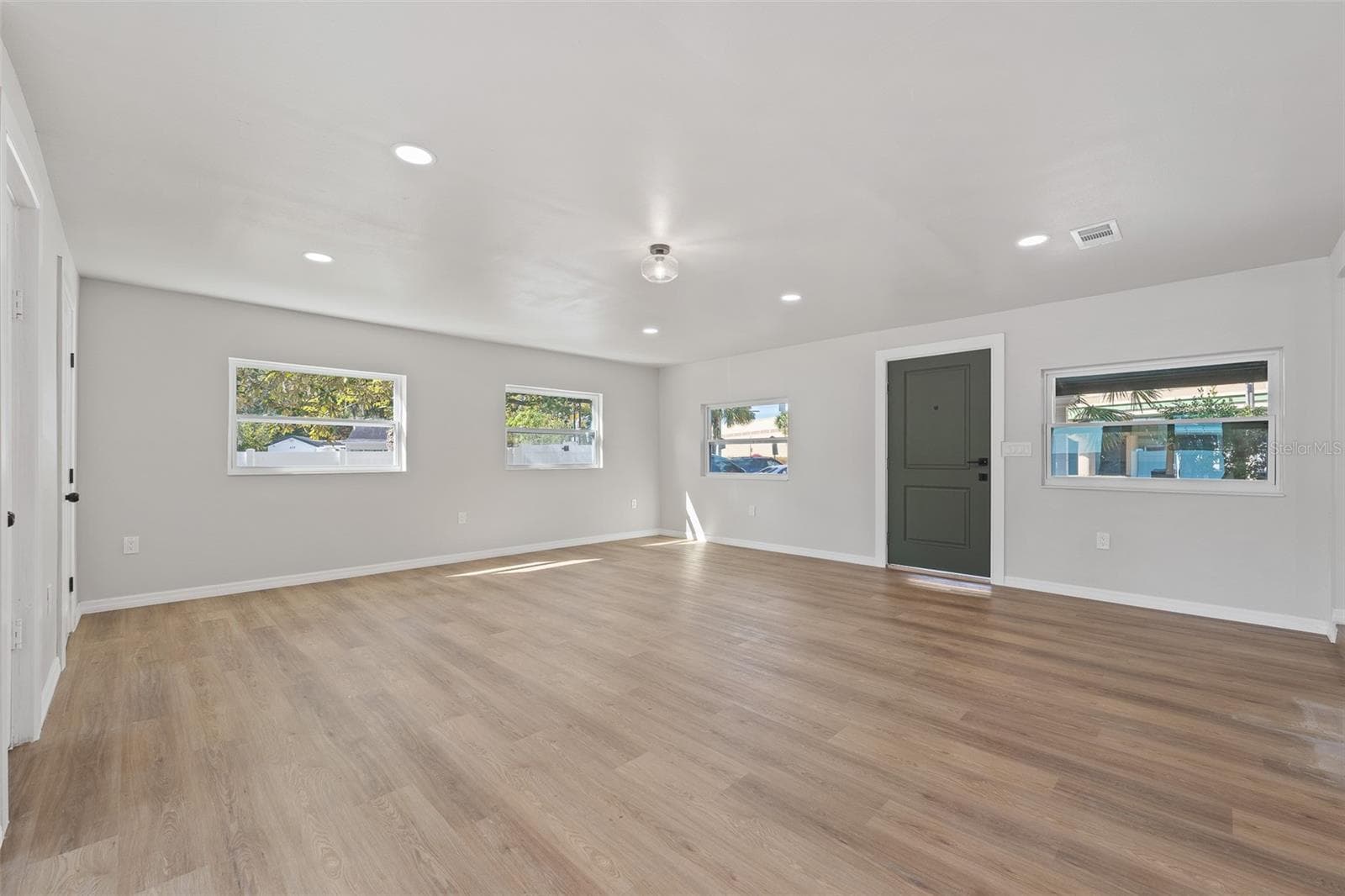 Single Family Residence at 2800 E ANDERSON ST, ORLANDO, photo 6 of 17