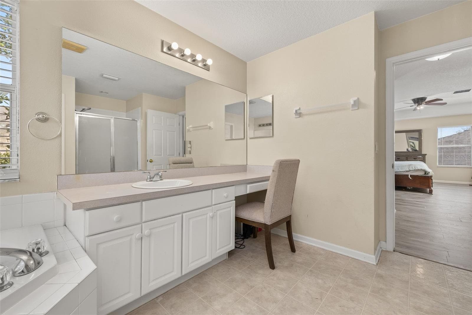 Single Family Residence at 1404 SWAINSON CT, ORLANDO, photo 41 of 62