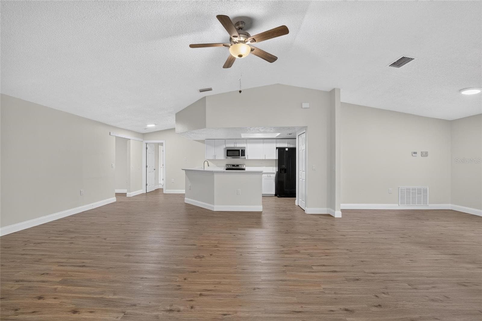 Single Family Residence at 27526 GREEN WILLOW RUN, WESLEY CHAPEL, photo 8 of 78
