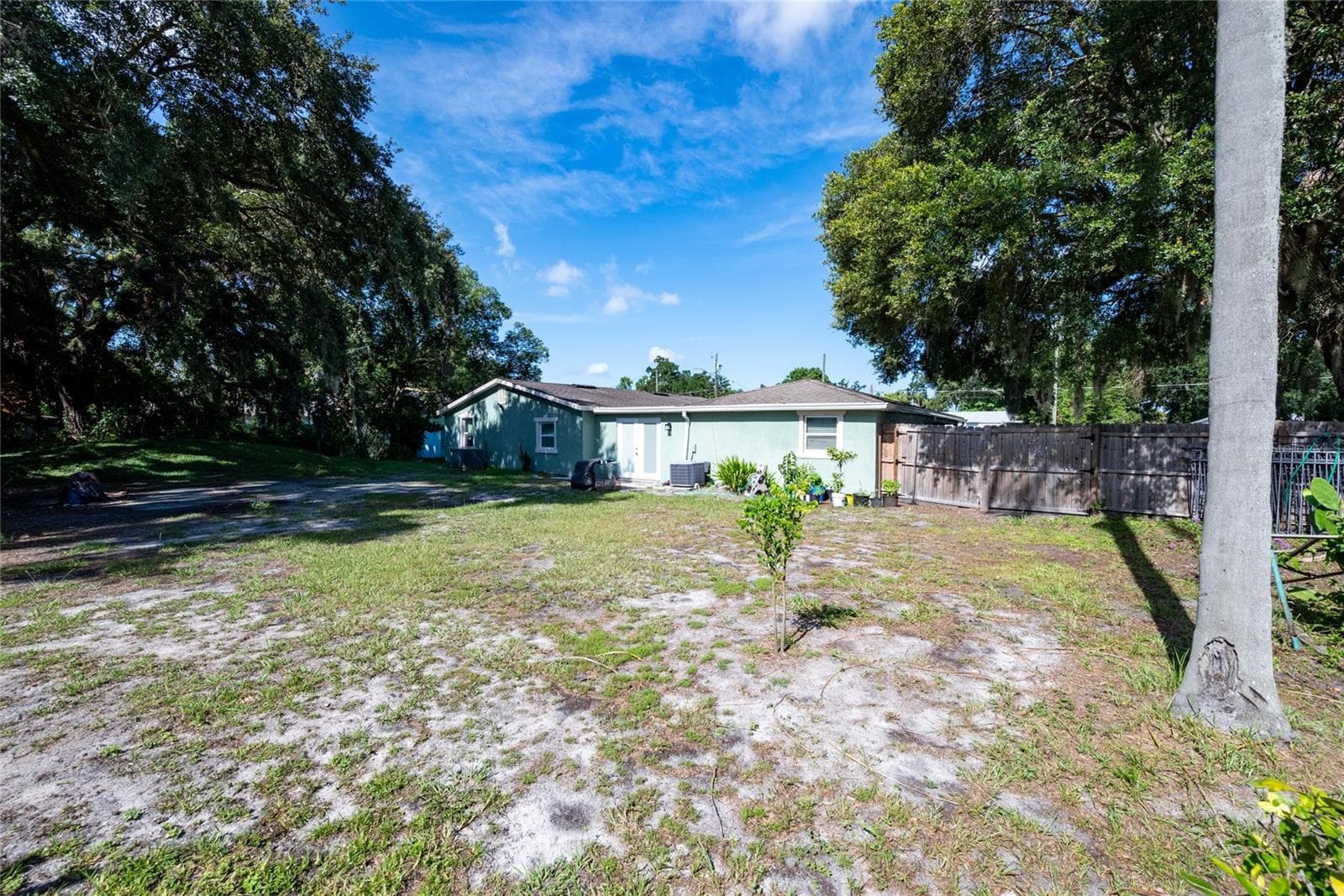 Single Family Residence at 19 S TYLER AVE, ORLANDO, photo 12 of 38