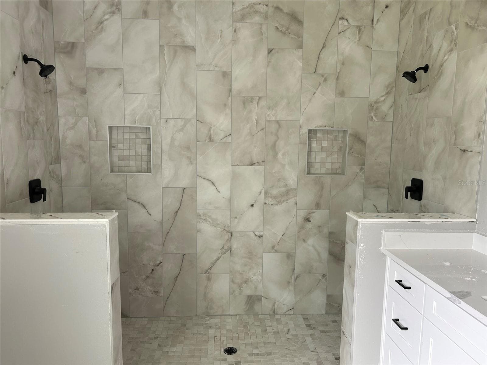 Not the actual home. Photos are of a similar floorplan. Interior/Exterior colors and features may vary. - 6005 N OAKMONT DR, BEVERLY HILLS