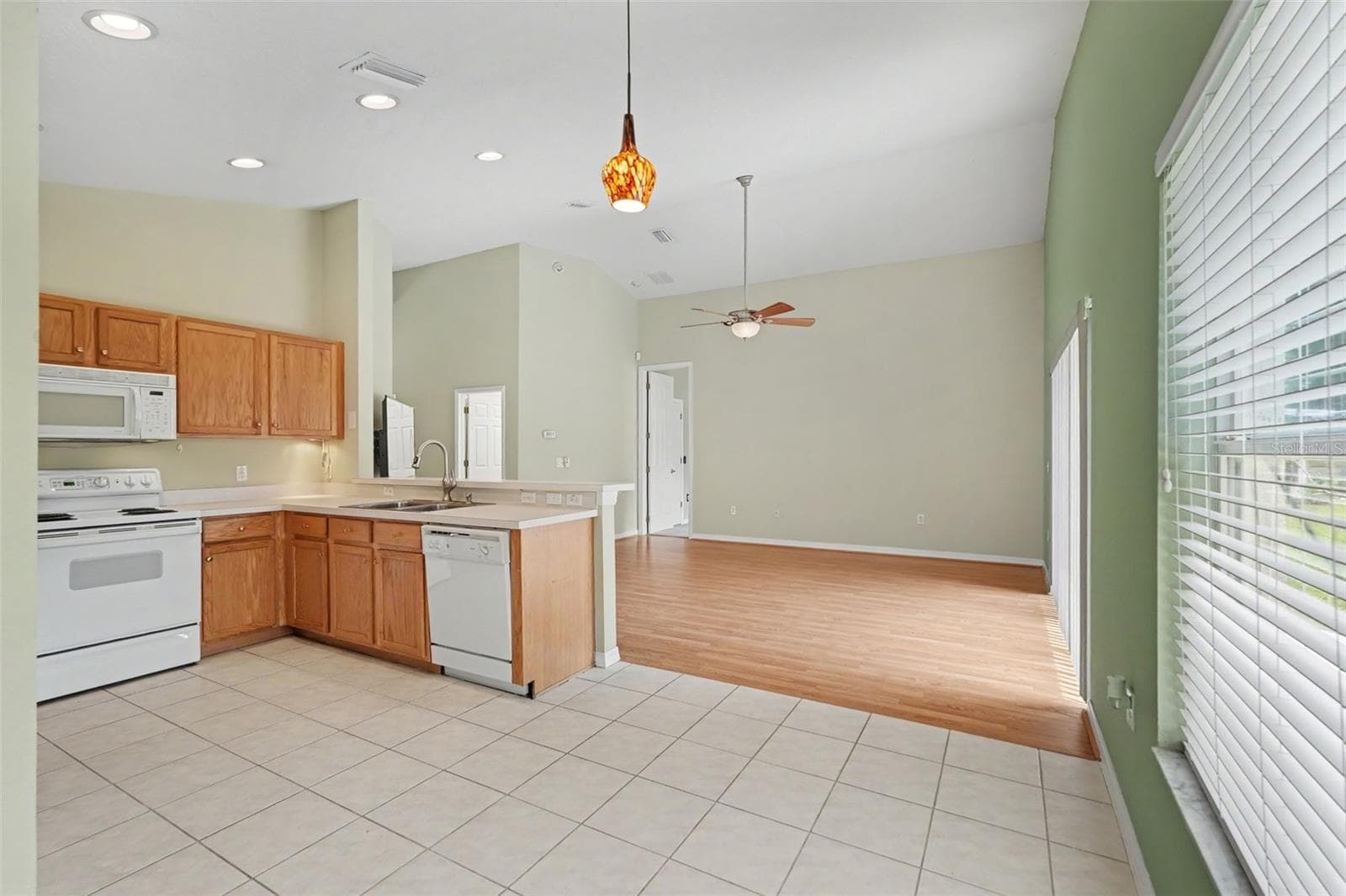 Single Family Residence at 9407 CYPRESS HARBOR DRIVE, GIBSONTON, photo 13 of 40