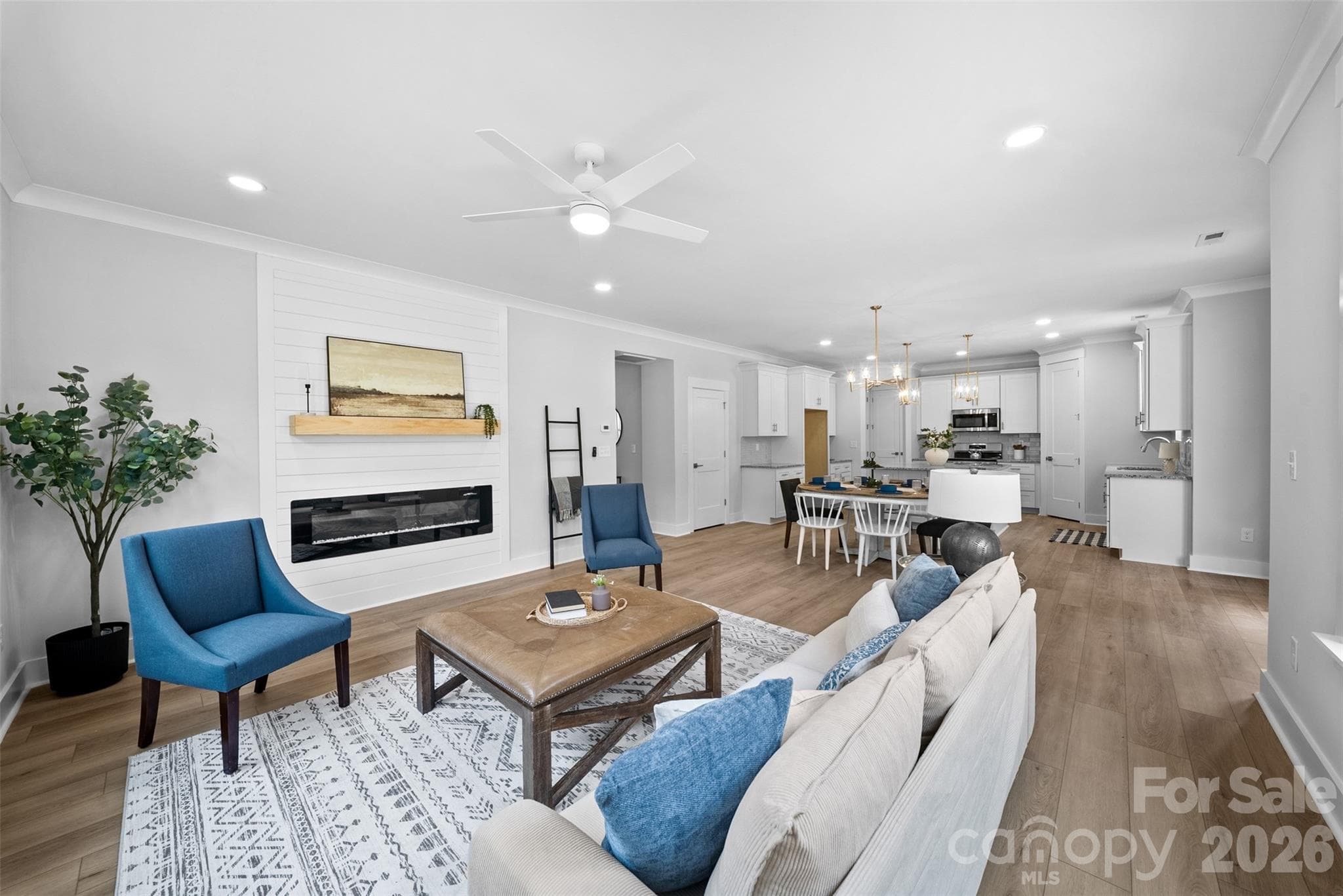 Single Family Residence at 170 Silver Creek Drive, Concord, photo 2 of 41