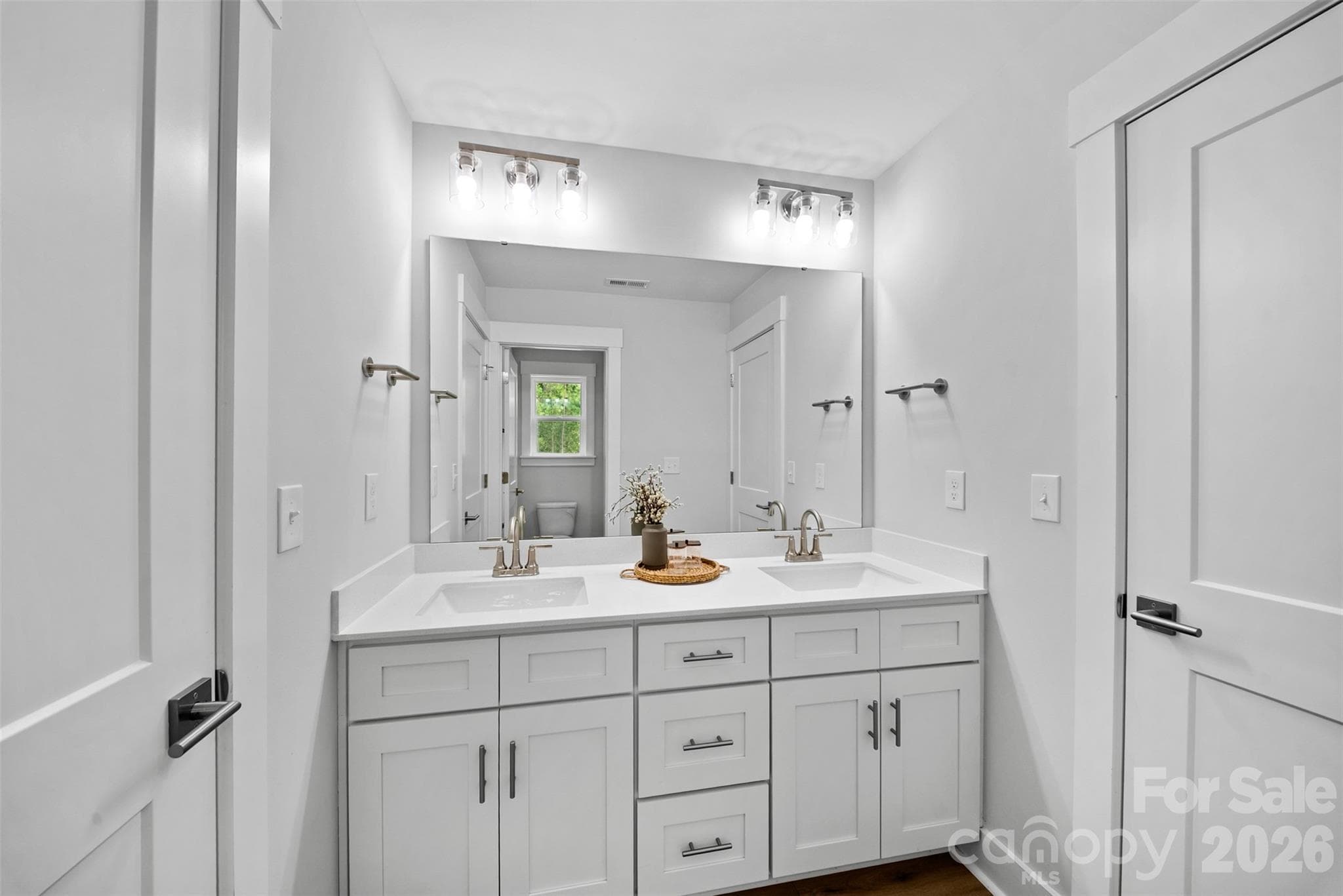 Single Family Residence at 170 Silver Creek Drive, Concord, photo 24 of 41