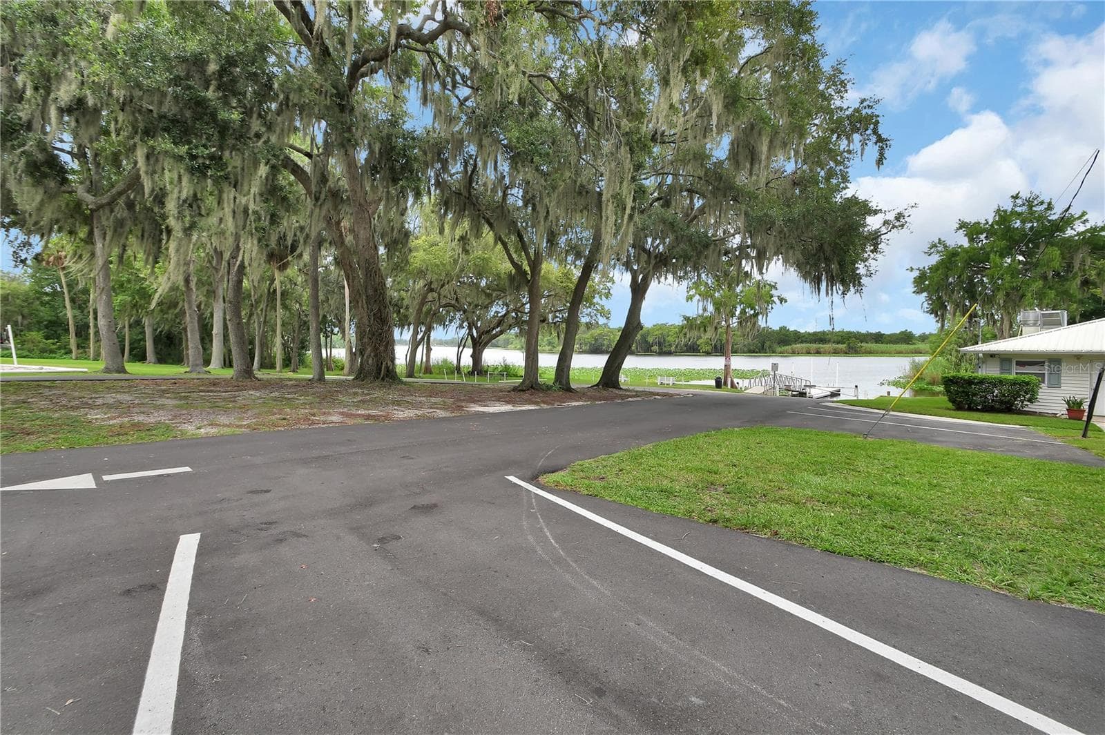 Mobile Home at 109 CYPRESS DR, DEBARY, photo 36 of 50