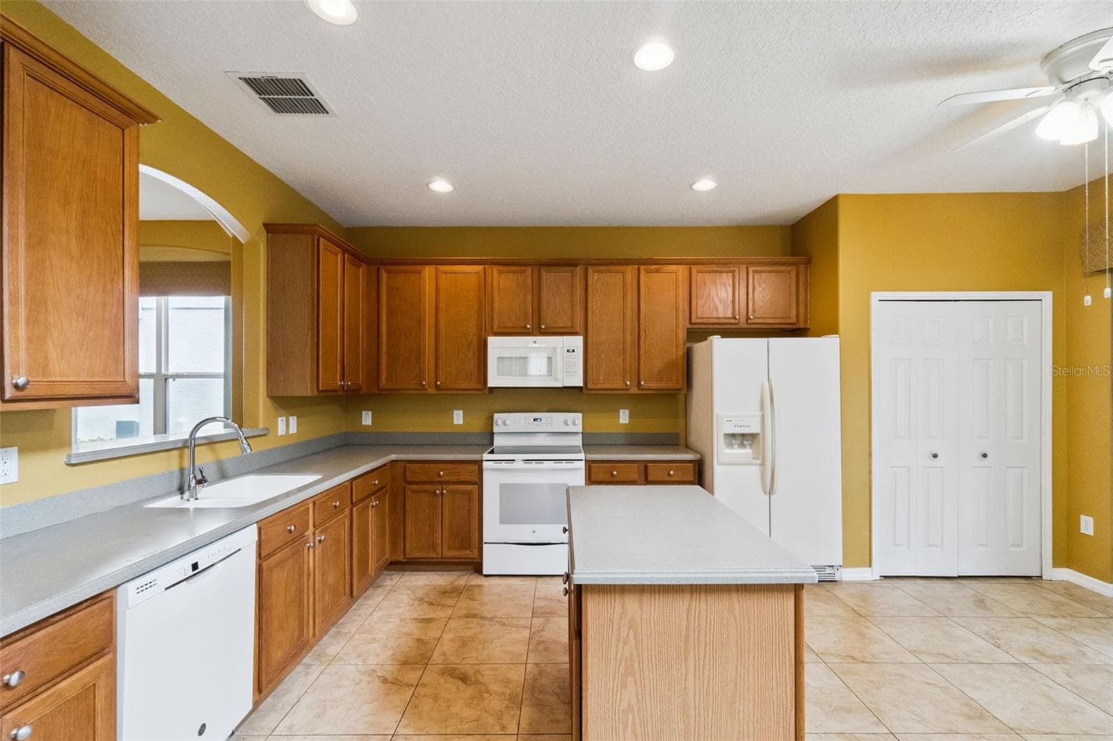Single Family Residence at 14108 BUDWORTH CIR, ORLANDO, photo 23 of 48