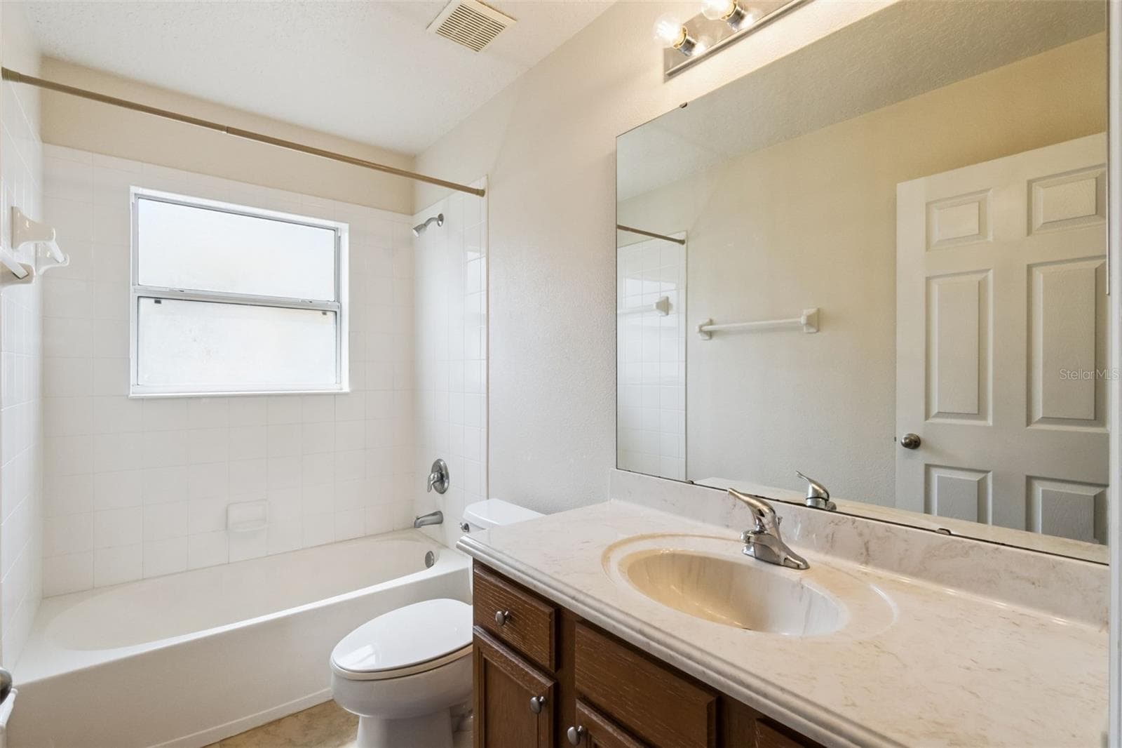 Single Family Residence at 14108 BUDWORTH CIR, ORLANDO, photo 19 of 48