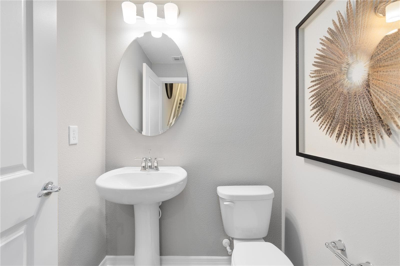 Model Home Design Only. Pictures and furnishings are for illustrative purposes only. Elevations, colors and options may vary. Furniture is for model home staging only. - 4580 ORCHARD VIEW ALLEY, CLERMONT