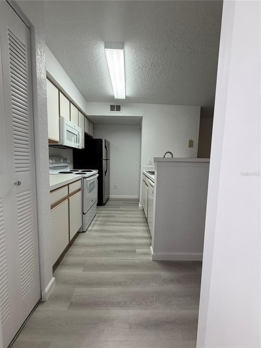 Condominium at 2208 ANTIGUA PL #914, KISSIMMEE, photo 15 of 35