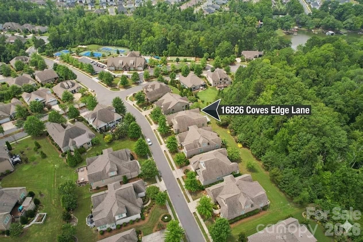 Single Family Residence at 16826 Coves Edge Lane, Charlotte, photo 38 of 40