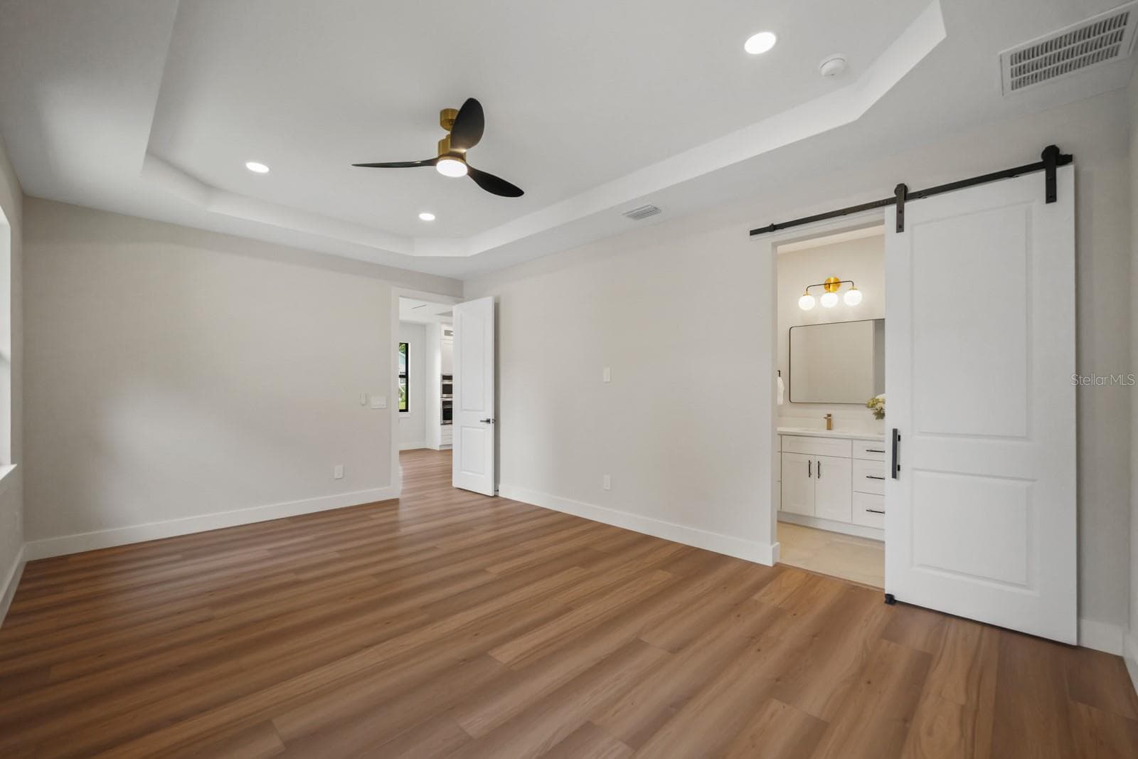 Single Family Residence at 64 HIGHLAND ST, BROOKSVILLE, photo 11 of 28