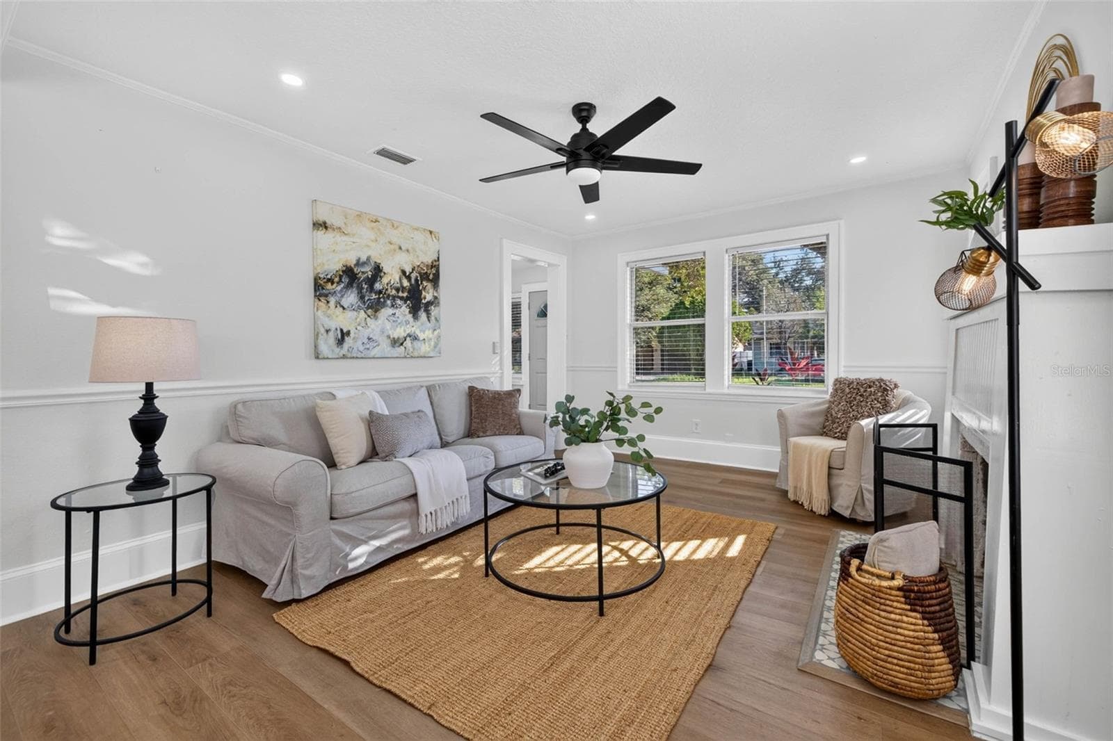 Single Family Residence at 4624 IRIS ST N, ST PETERSBURG, photo 7 of 37