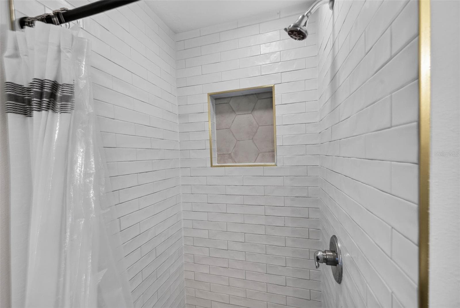 Single Family Residence at 4624 IRIS ST N, ST PETERSBURG, photo 20 of 37