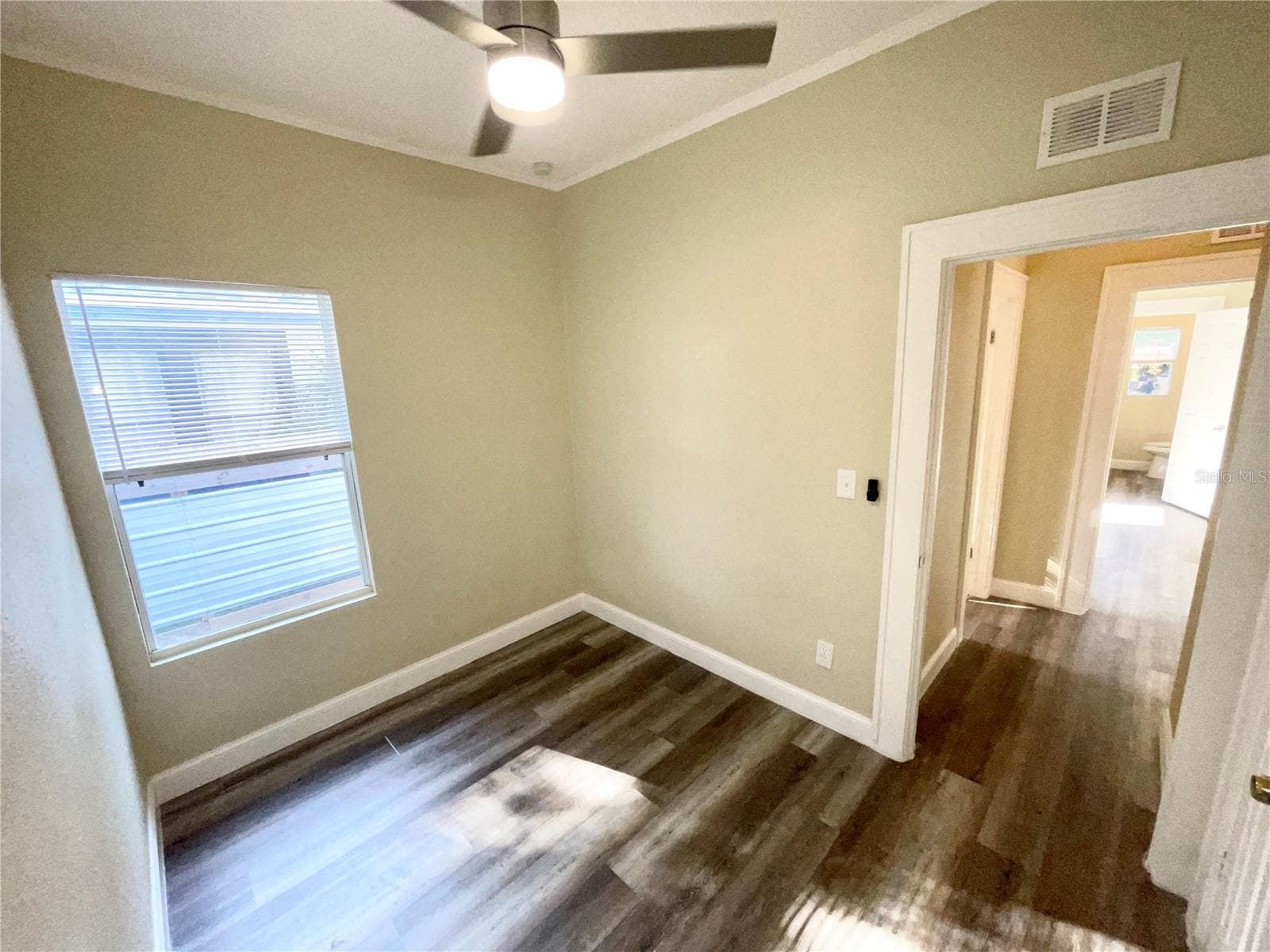 Single Family Residence at 1121 10TH AVE S, ST PETERSBURG, photo 8 of 15