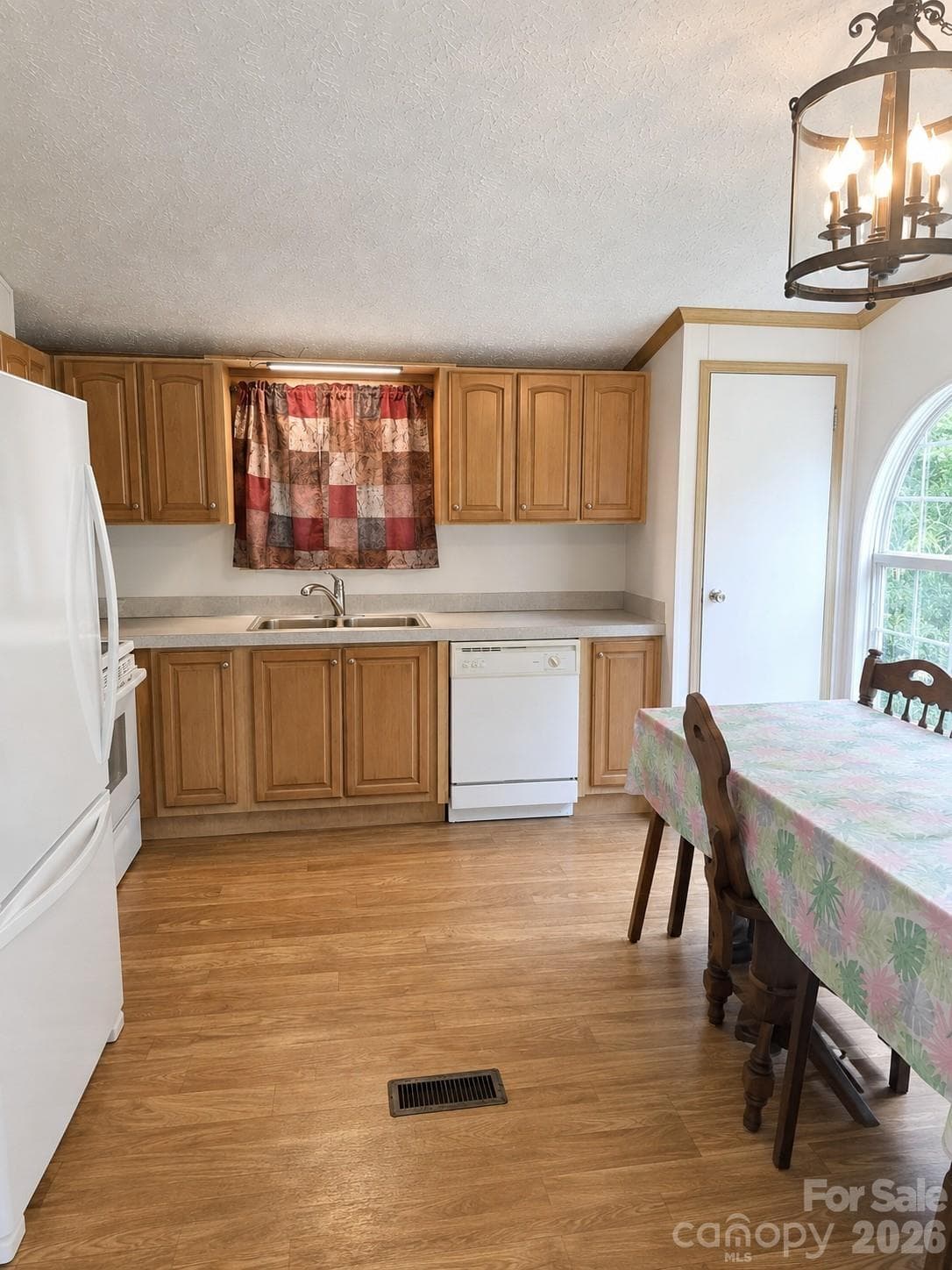 Single Family Residence at 192 Lady Bug Lane, Penrose, photo 5 of 17
