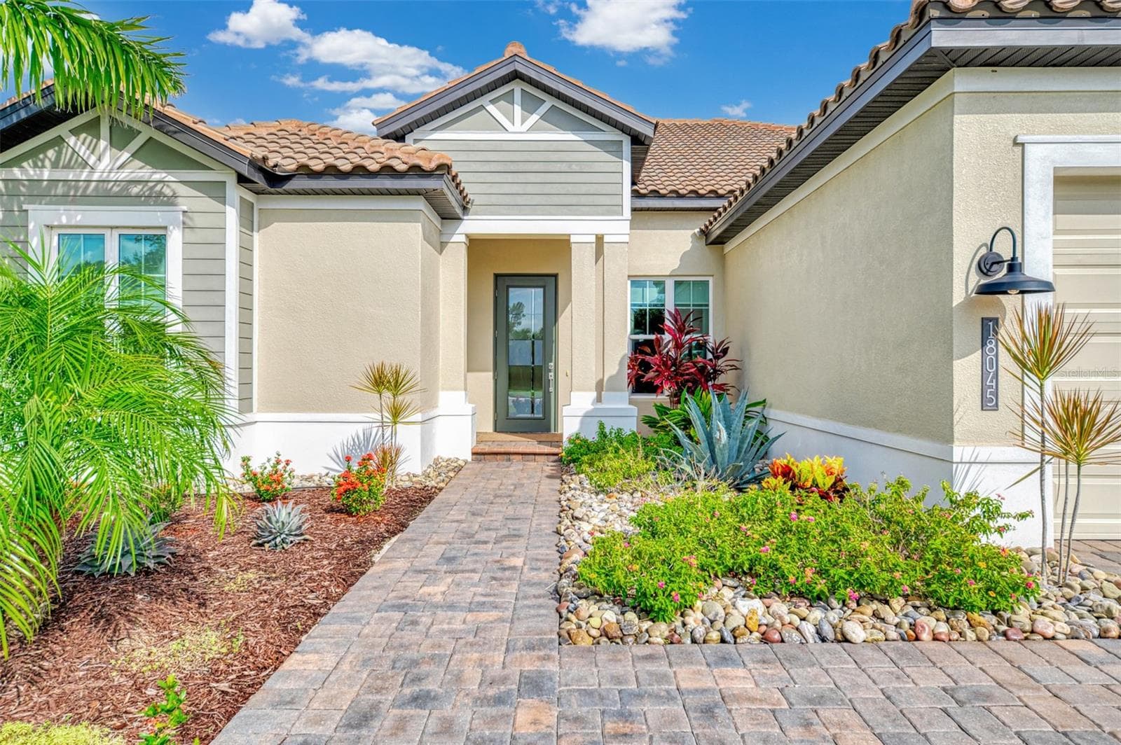 Single Family Residence at 18045 HOME RUN DR, VENICE, photo 5 of 100