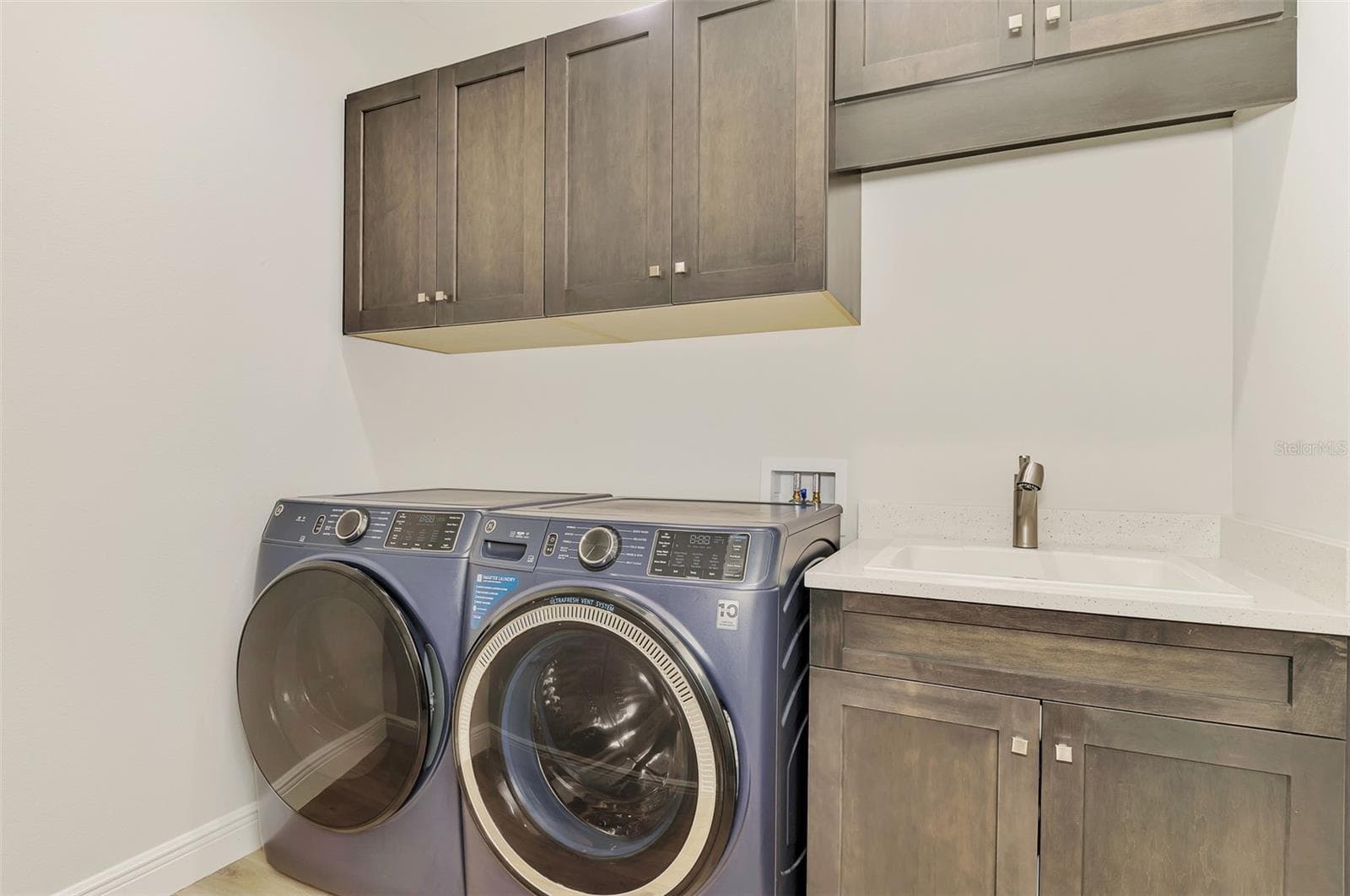 Single Family Residence at 18045 HOME RUN DR, VENICE, photo 49 of 100