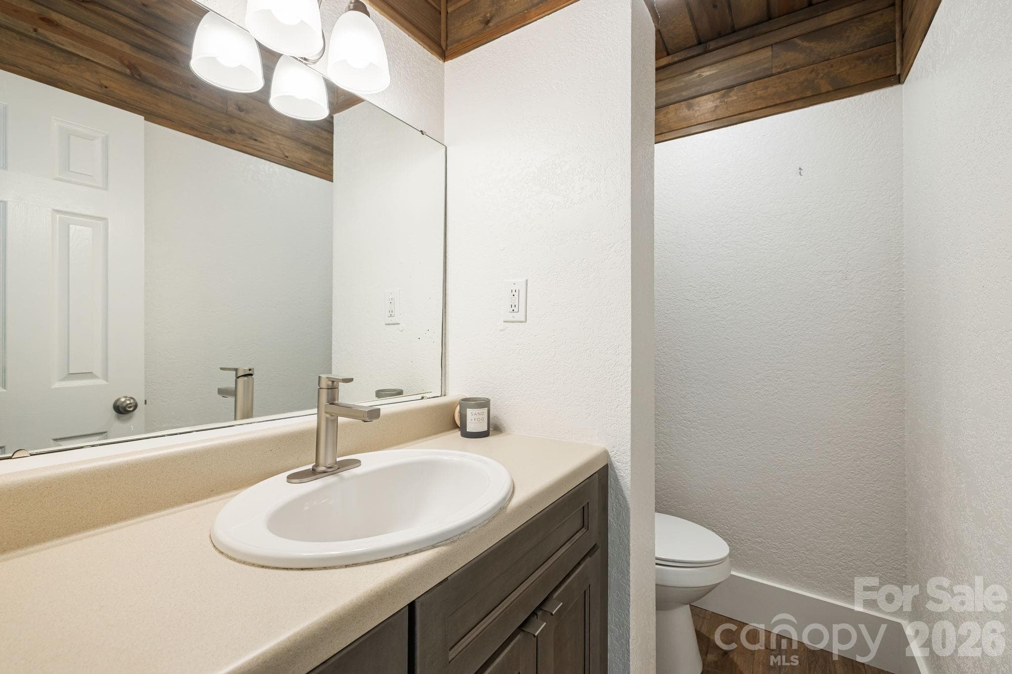 Main Level Guest Half Bath - 129 Finney Lane, Mars Hill
