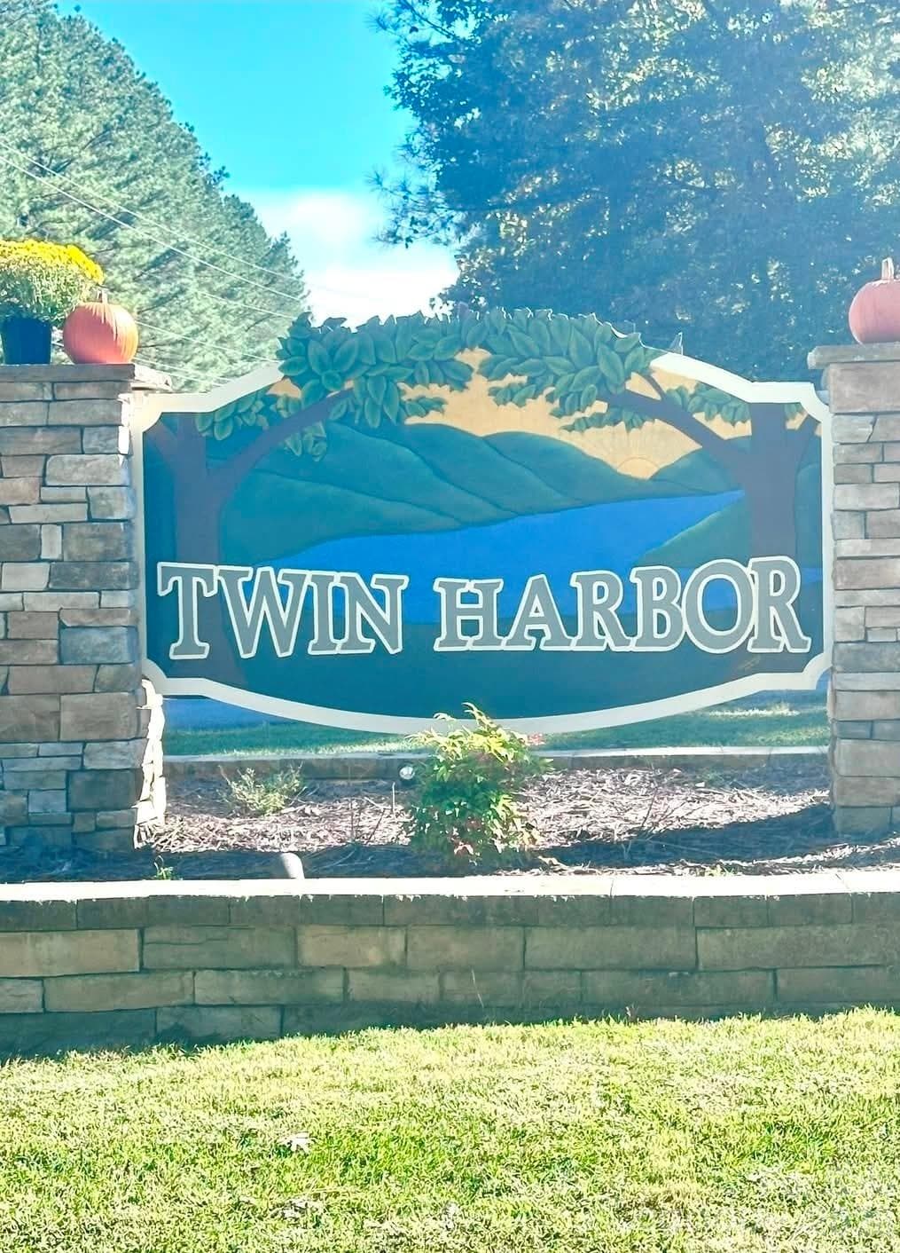Entrance to the Park. Must have an agent with you to gain access inside our community - 110 Twin Bluff Trail, Mount Gilead